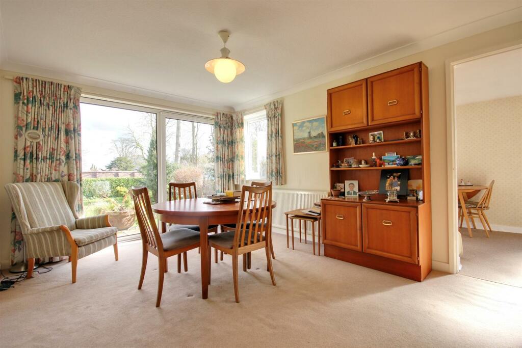 4 bedroom detached house for sale in Middlehowe Green, Walkington