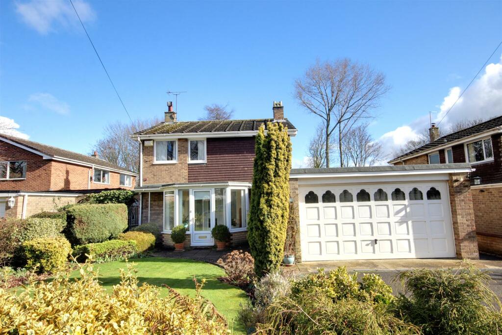 4 bedroom detached house for sale in Middlehowe Green, Walkington