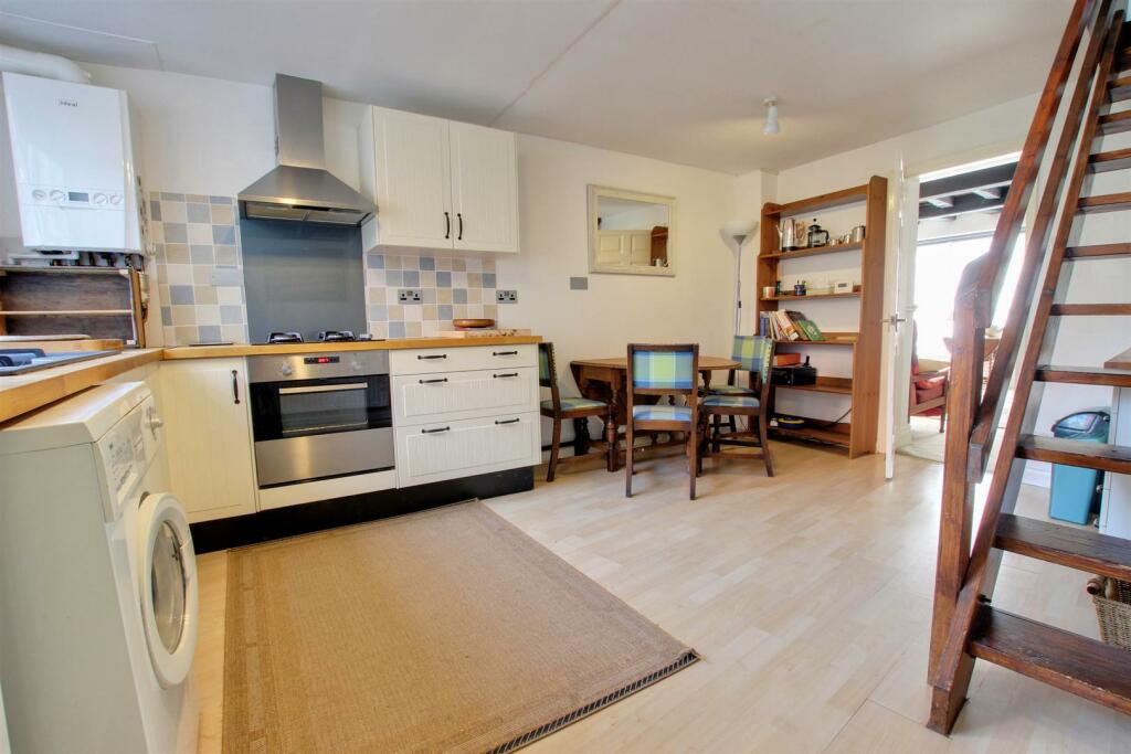 2 bedroom terraced house for sale in Eastgate, Beverley, HU17