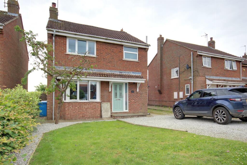 4 bedroom detached house for sale in Green Lane, Tickton, Beverley, HU17