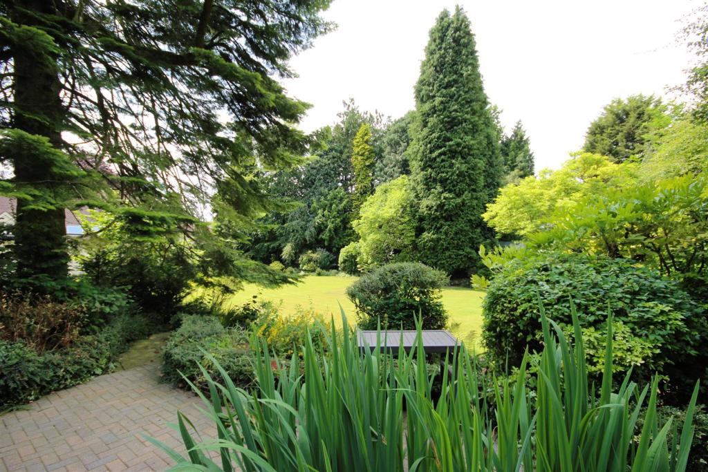 5 bedroom house for sale in West Ella Road, Kirk Ella, Hull, HU10