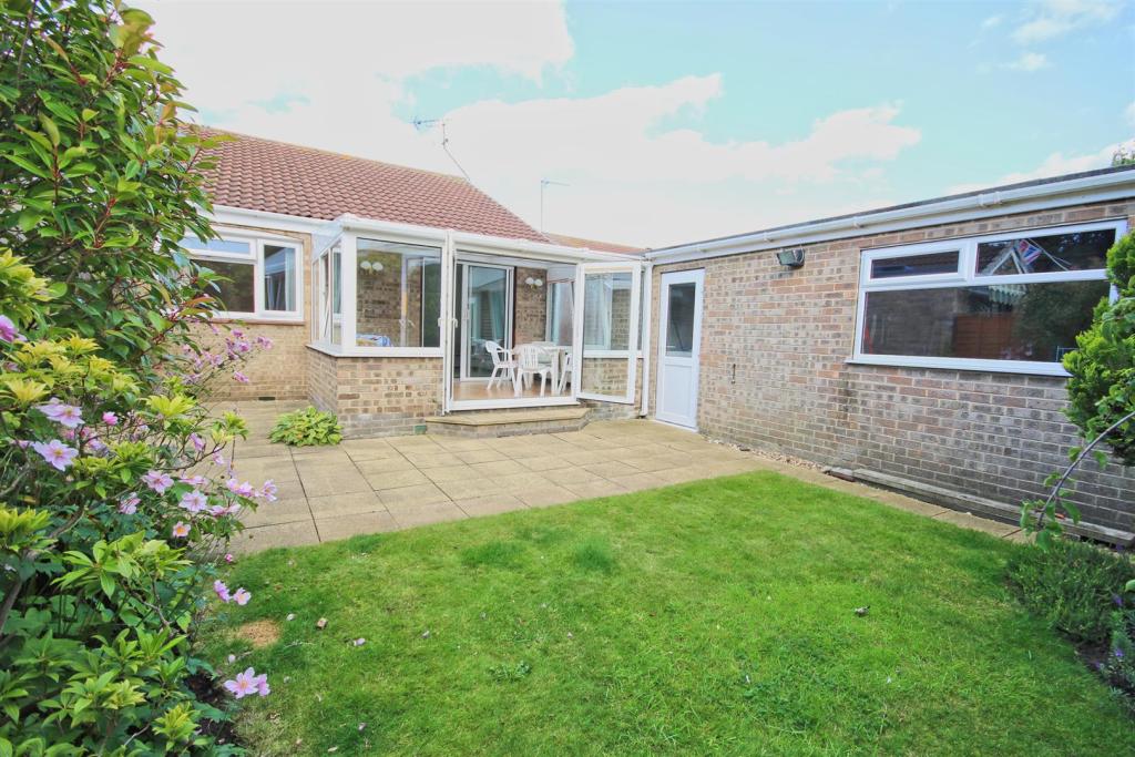 2 bedroom semidetached bungalow for sale in Brereton Close, Beverley, HU17