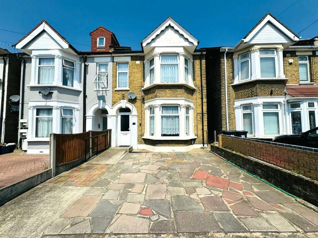 4 bedroom semidetached house for sale in Wellesley Road, Ilford, IG1