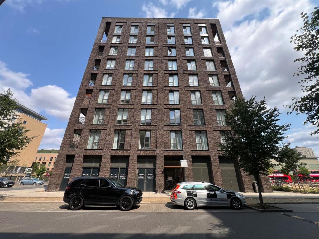 Main image of property: 3 Shackleton Way