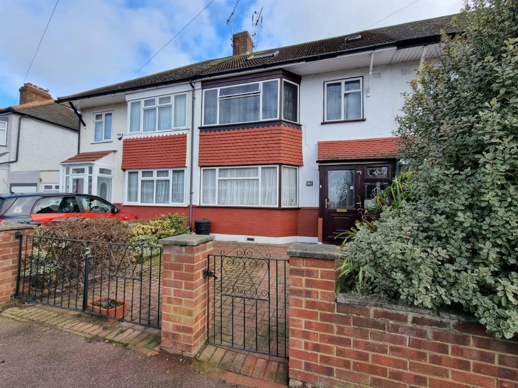 5 bedroom house for sale in East Road, Chadwell Heath, Romford, RM6