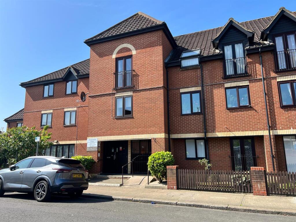 Main image of property: Golding Court, Ilford