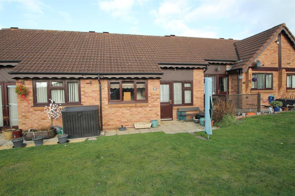 1 bedroom terraced bungalow for sale in Westland Gardens, Stourbridge, DY8
