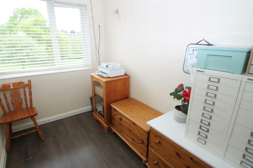 4 bedroom semidetached house for sale in Lutley Mill Road, Halesowen, B63