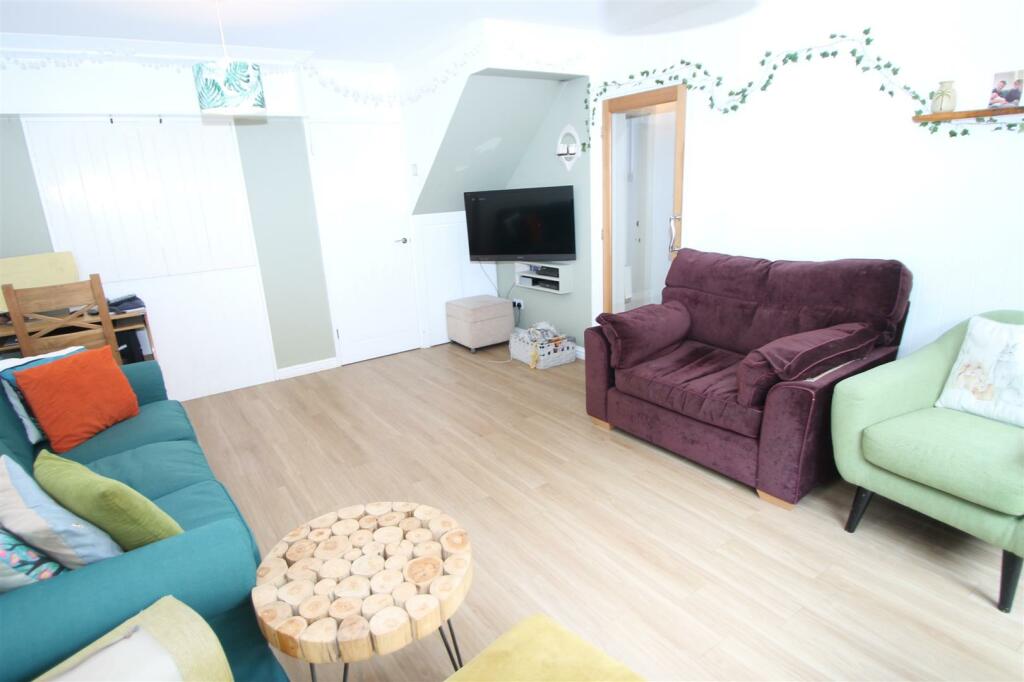 4 bedroom semidetached house for sale in Lutley Mill Road, Halesowen, B63