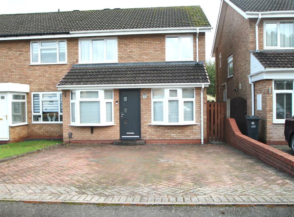 4 bedroom house for sale in Long Mynd, Halesowen, B63