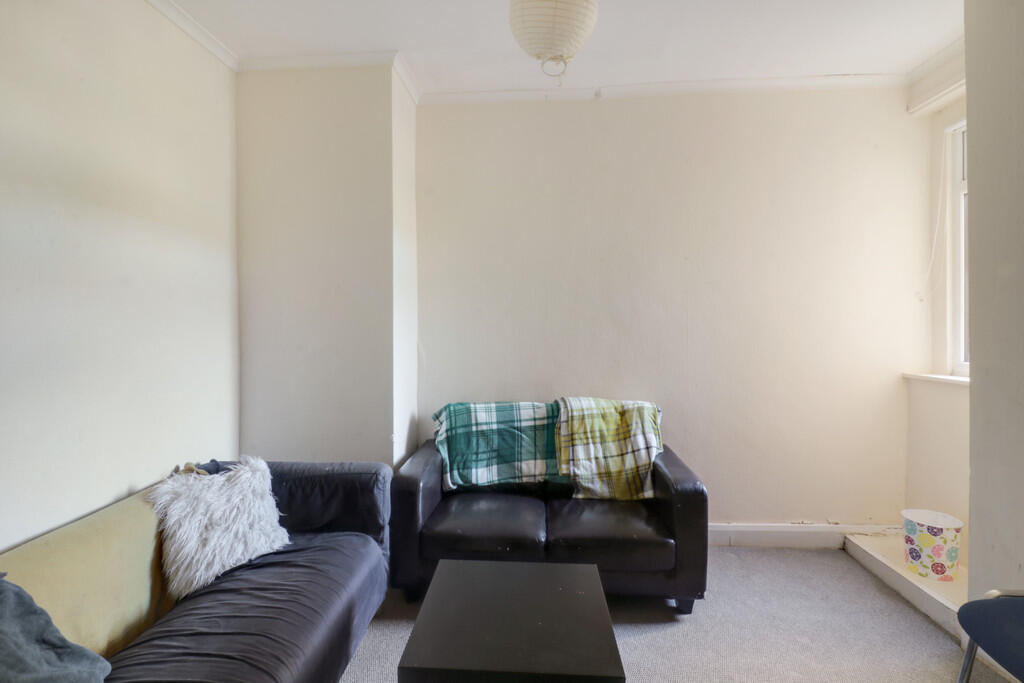 Additional property image - Triangle North
