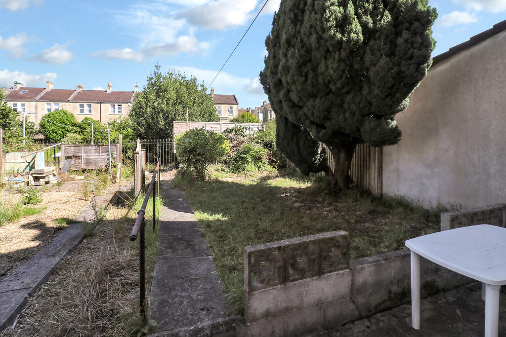 Additional property image - Triangle North