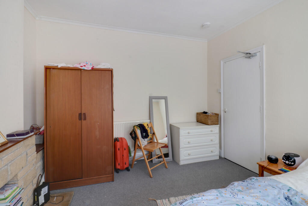 Additional property image - Triangle North