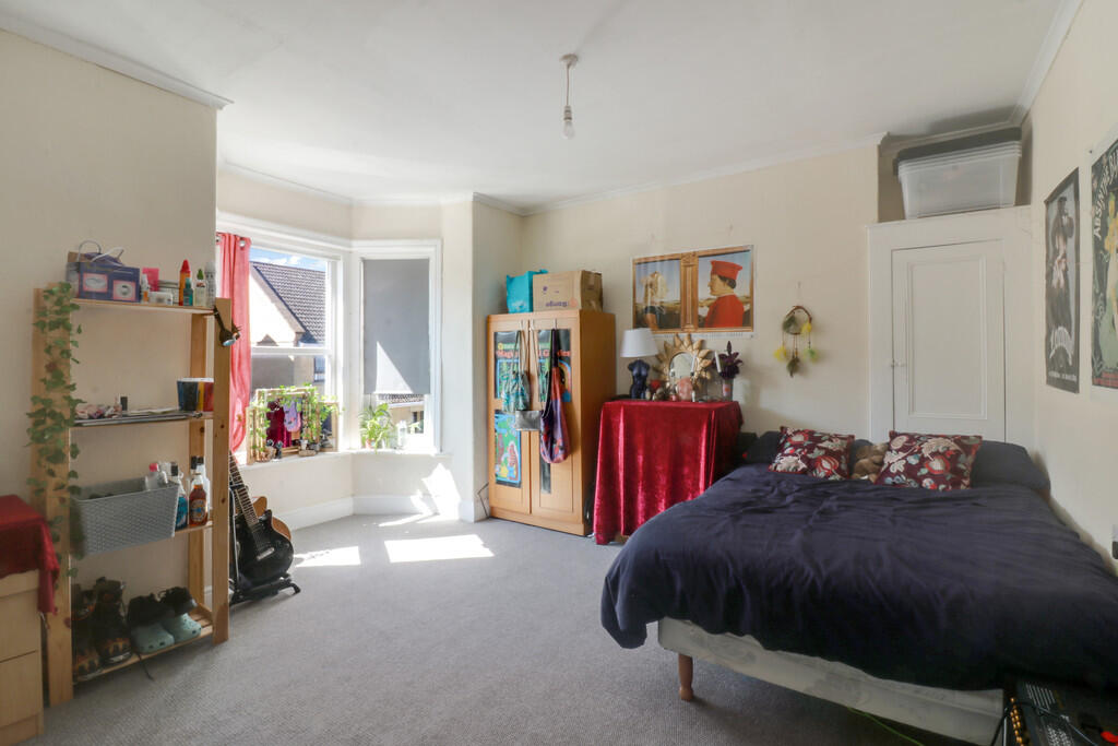 Additional property image - Triangle North