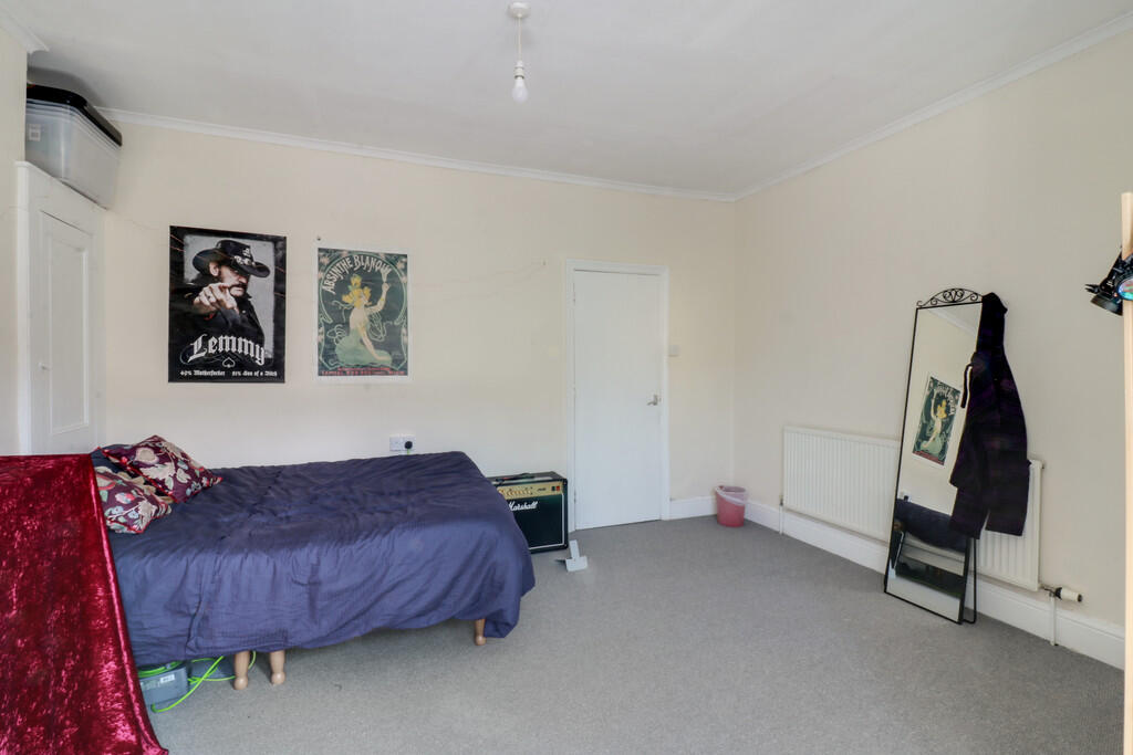 Additional property image - Triangle North