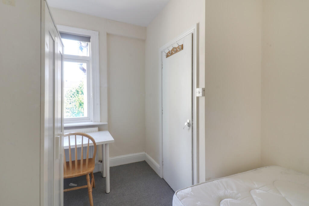 Additional property image - Triangle North