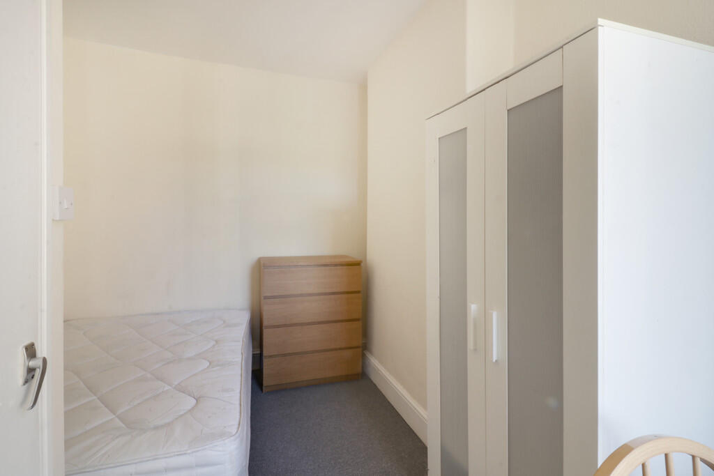 Additional property image - Triangle North