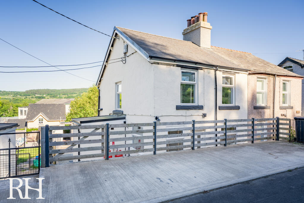 Main image of property: Hillside Cottages, LL32
