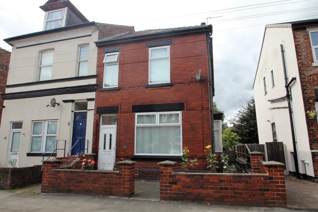 3 bedroom semidetached house for sale in Roseneath Road, Urmston, M41