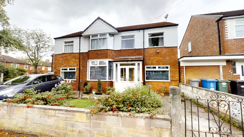 4 bedroom detached house for sale in Craig Avenue, Flixton, M41