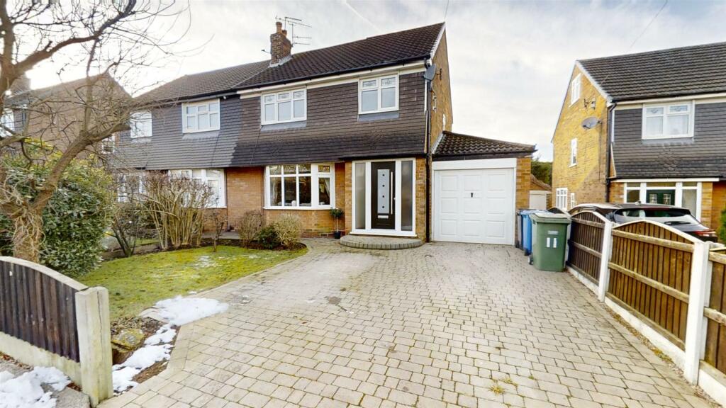 3 bedroom semidetached house for sale in Coberley Avenue, Davyhulme, M41