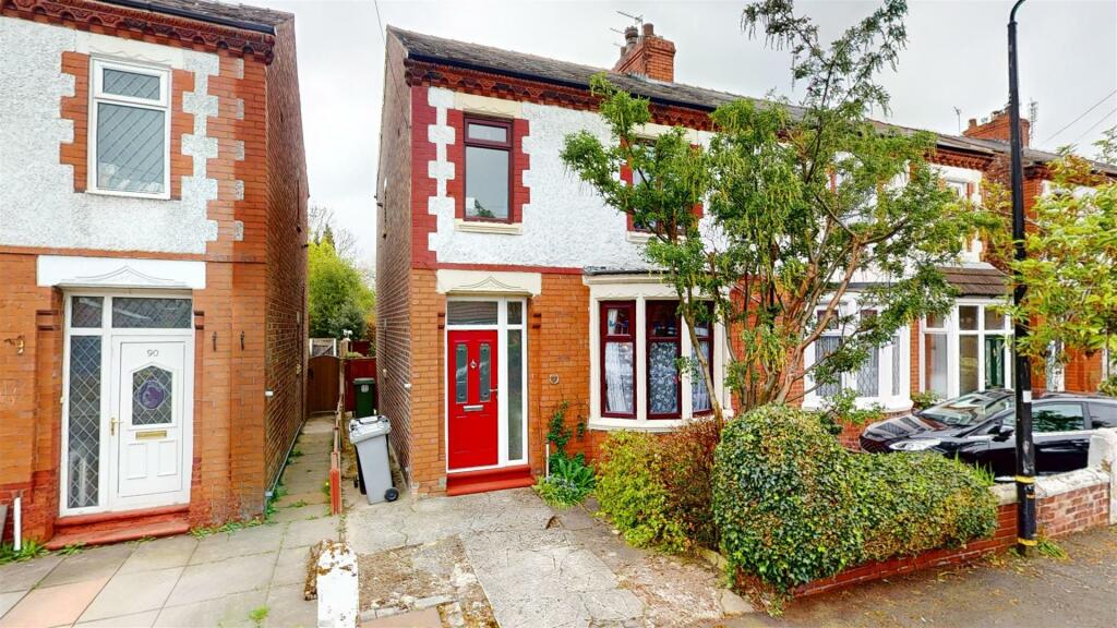 3 bedroom semidetached house for sale in Whitelake Avenue, Flixton, M41