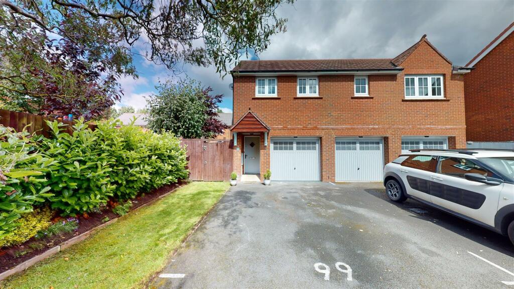 2 bedroom for sale in Daneshill Lane, Cadishead, M44