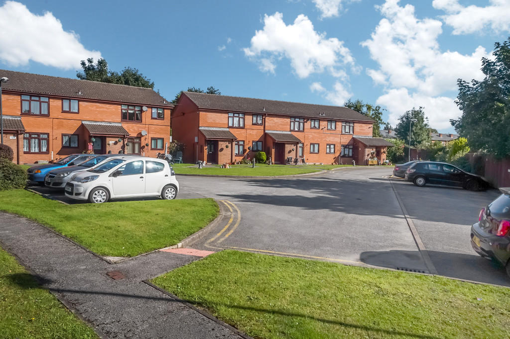 2 bedroom ground floor flat for sale in Alum Rock Road, Ward End , B8