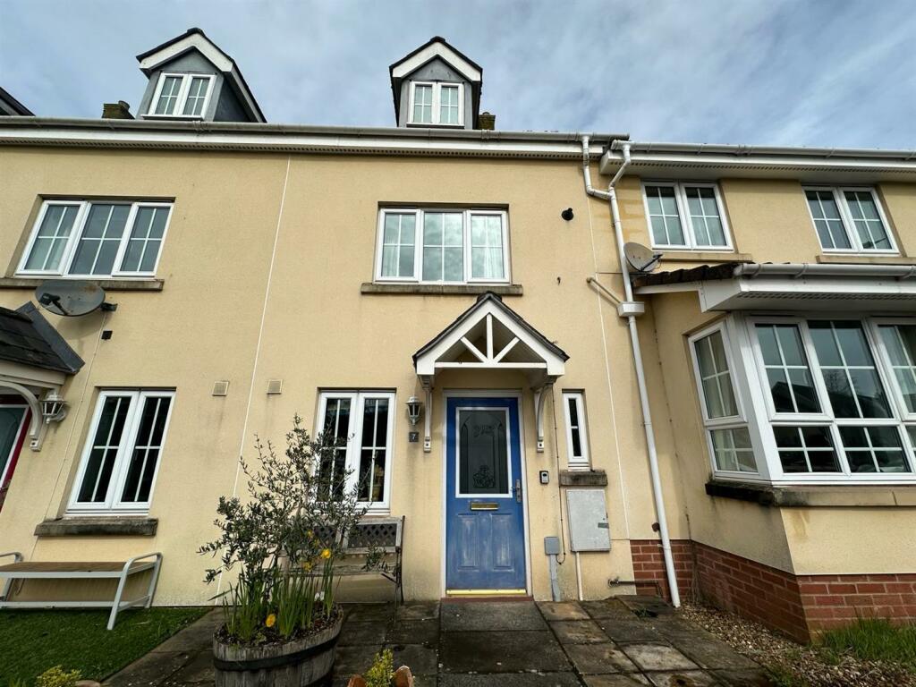 3 bedroom terraced house for sale in Waylands Road, Tiverton, EX16