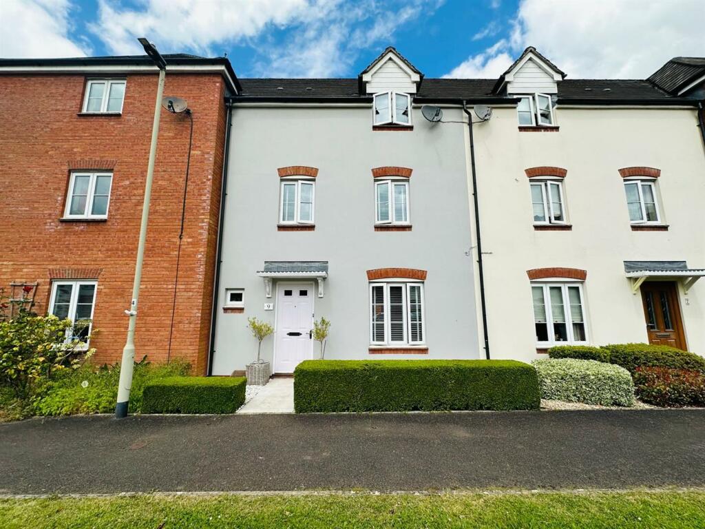 4 bedroom terraced house for sale in Alsa Brook Meadow, Tiverton, EX16