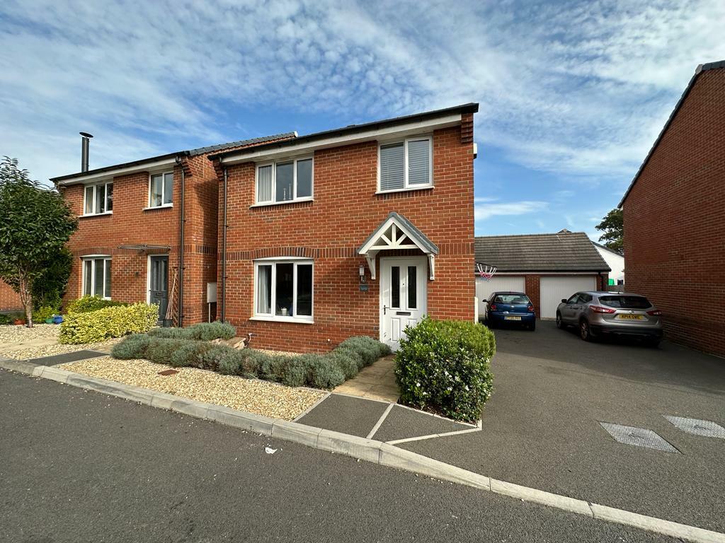 4 bedroom house for sale in Weaver Crescent, Tiverton, EX16