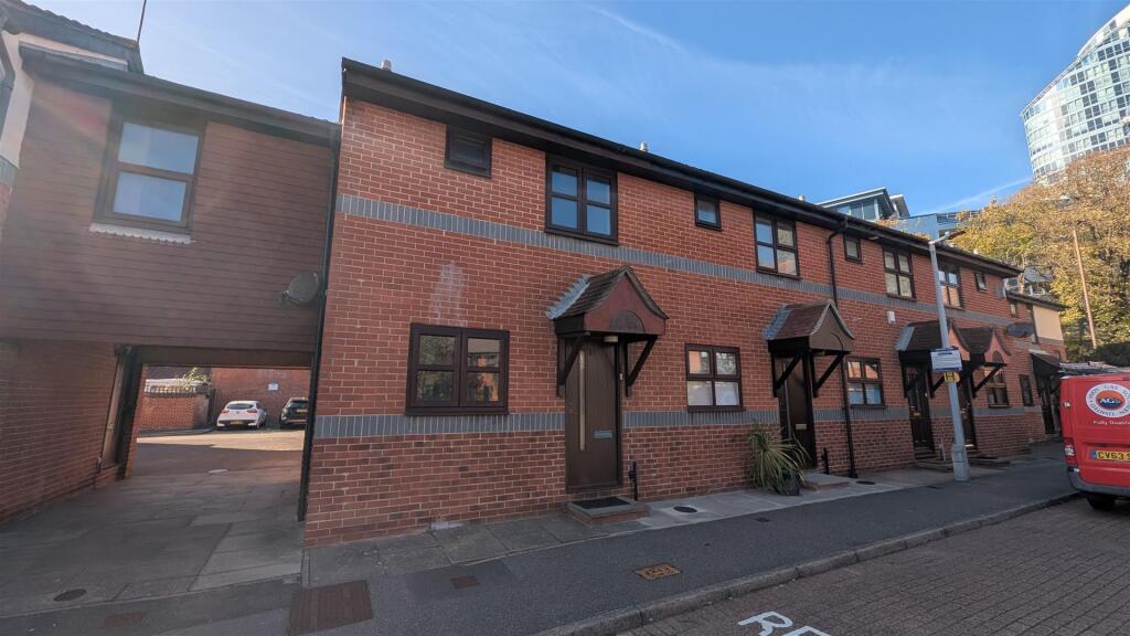 Main image of property: BEEHIVE WALK, PORTSMOUTH, PO1 2PW