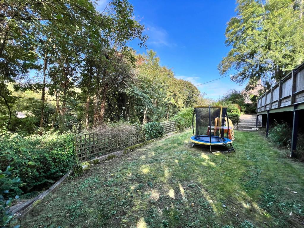 3 bedroom terraced house for sale in Bath Road, Nailsworth, Stroud, GL6