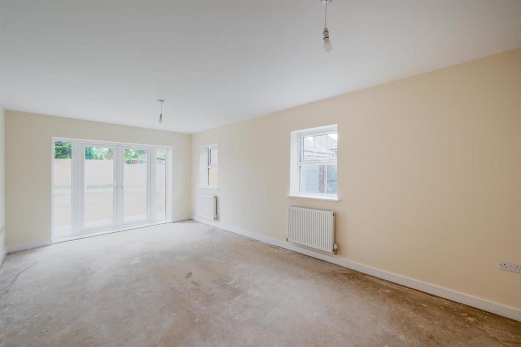 2 bedroom detached bungalow for sale in Wolverhampton Road