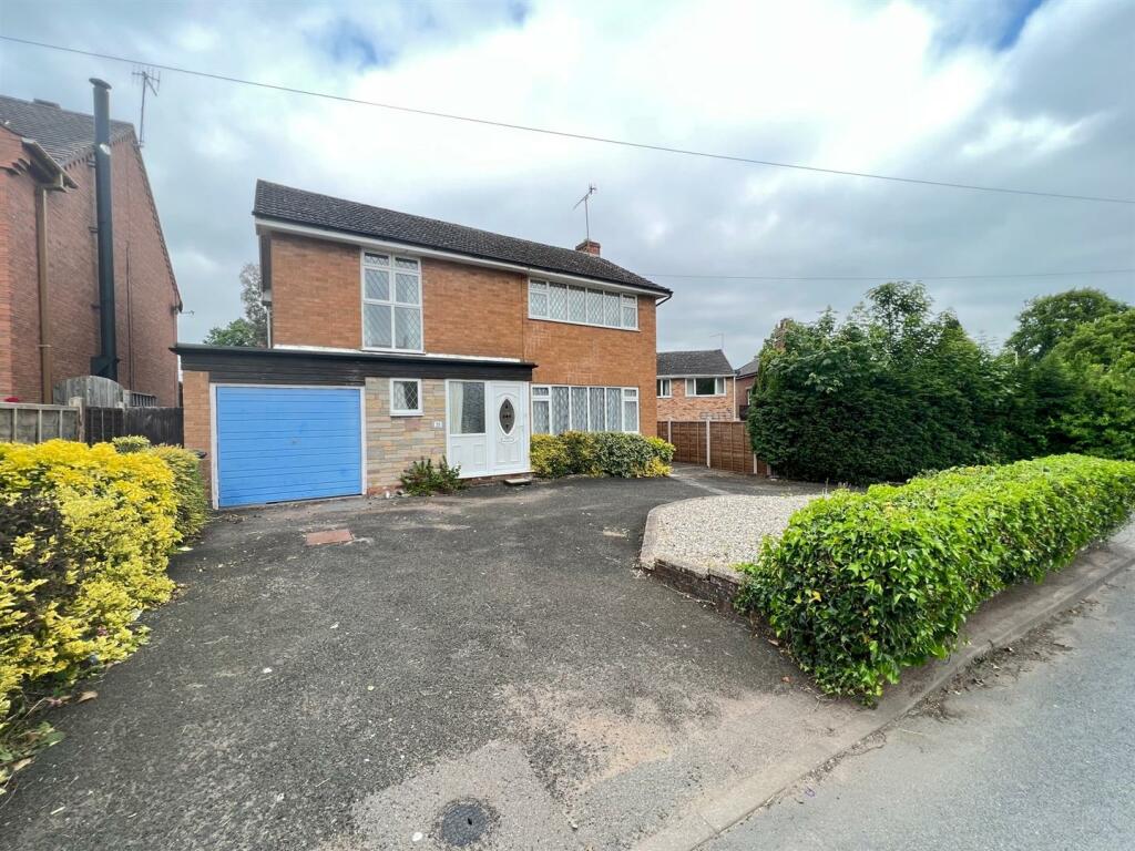 3 bedroom detached house for sale in Gladstone Road, Stourbridge, DY8
