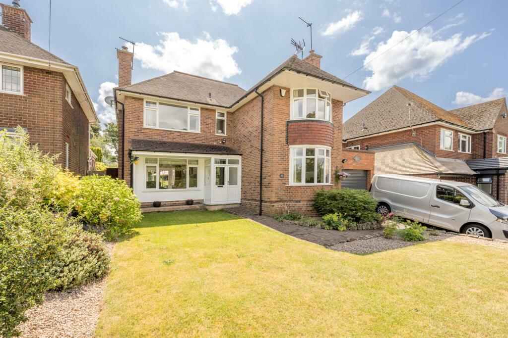 4 bedroom detached house for sale in Greyhound Lane, Norton
