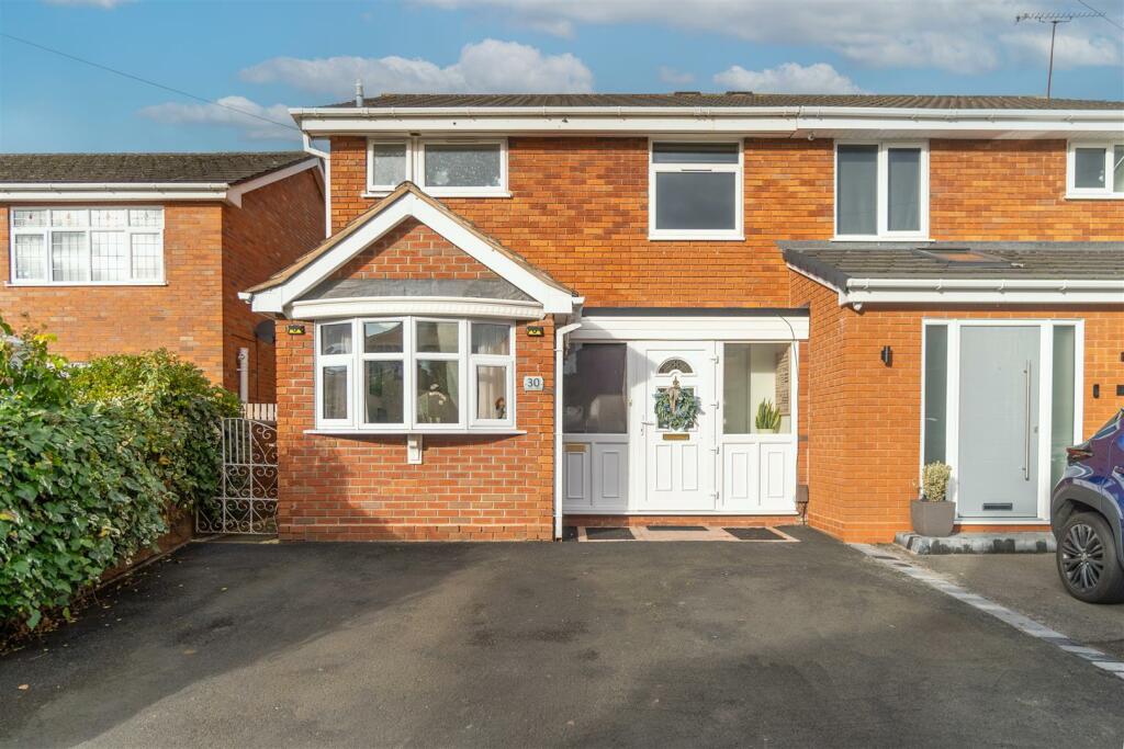 4 bedroom semidetached house for sale in Summer Street, Kingswinford