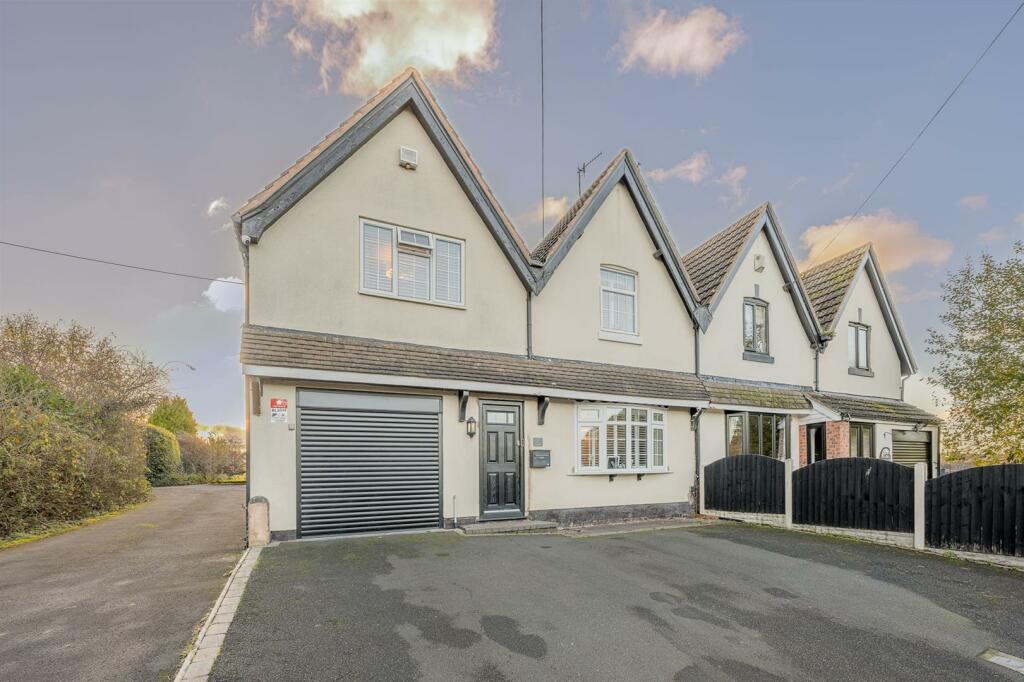 3 bedroom cottage for sale in Farm Cottages, Racecourse Lane