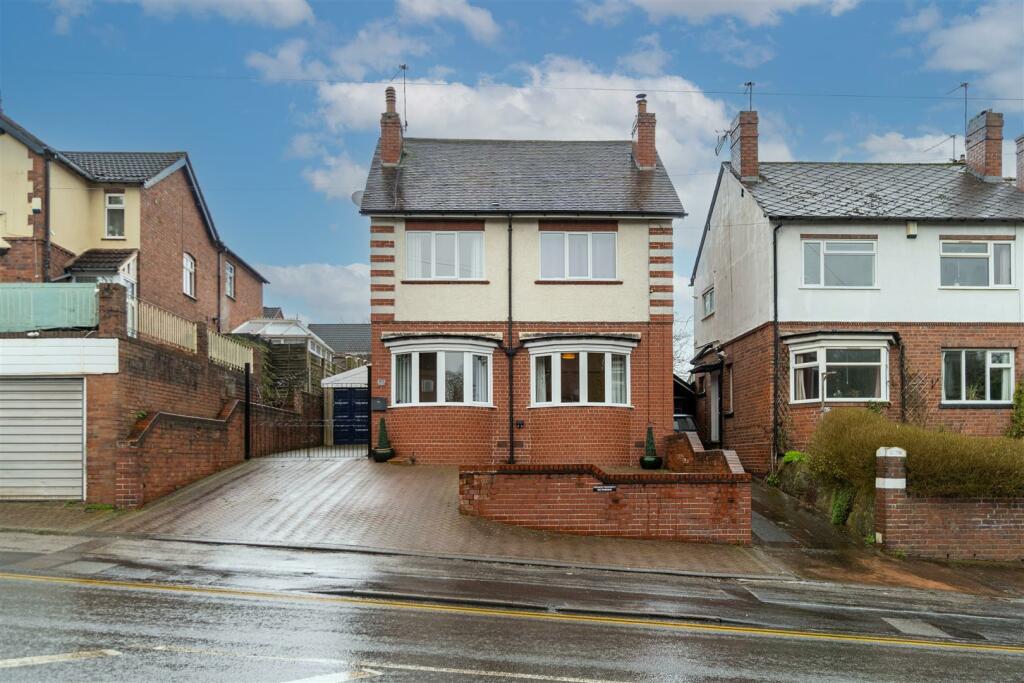 4 bedroom detached house for sale in Barrs Road, Cradley Heath, B64 7EX