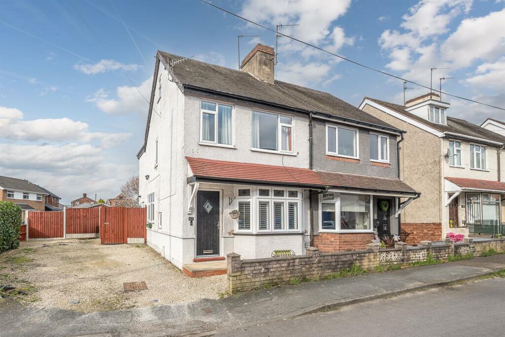 2 bedroom semidetached house for sale in Platts Crescent, Amblecote