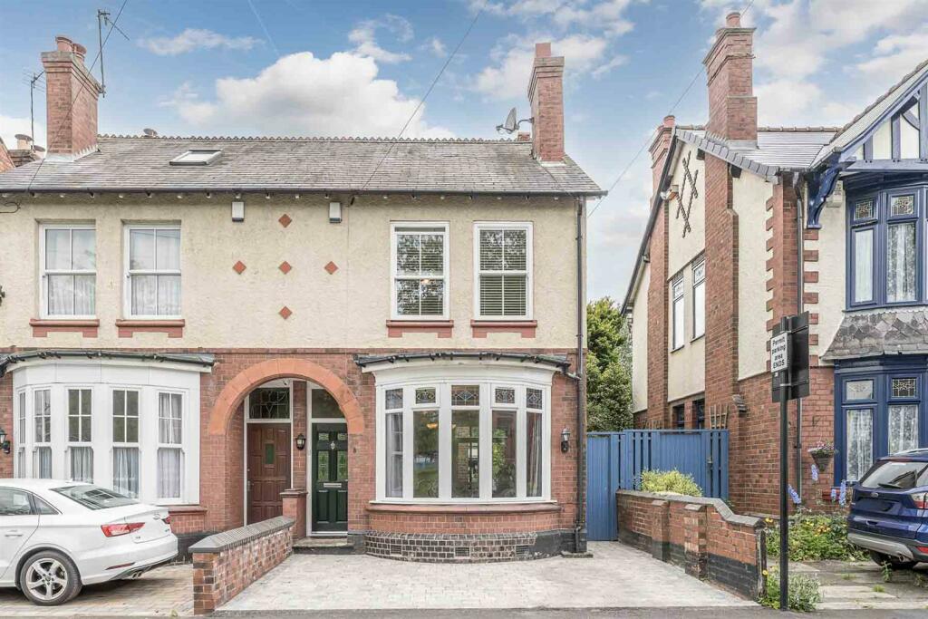 3 bedroom semidetached house for sale in Sydney Road, Cradley Heath