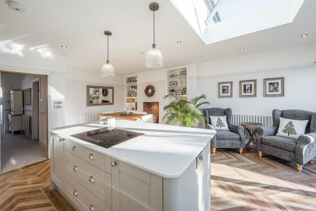 3 bedroom semidetached house for sale in Victoria Street, Wall Heath