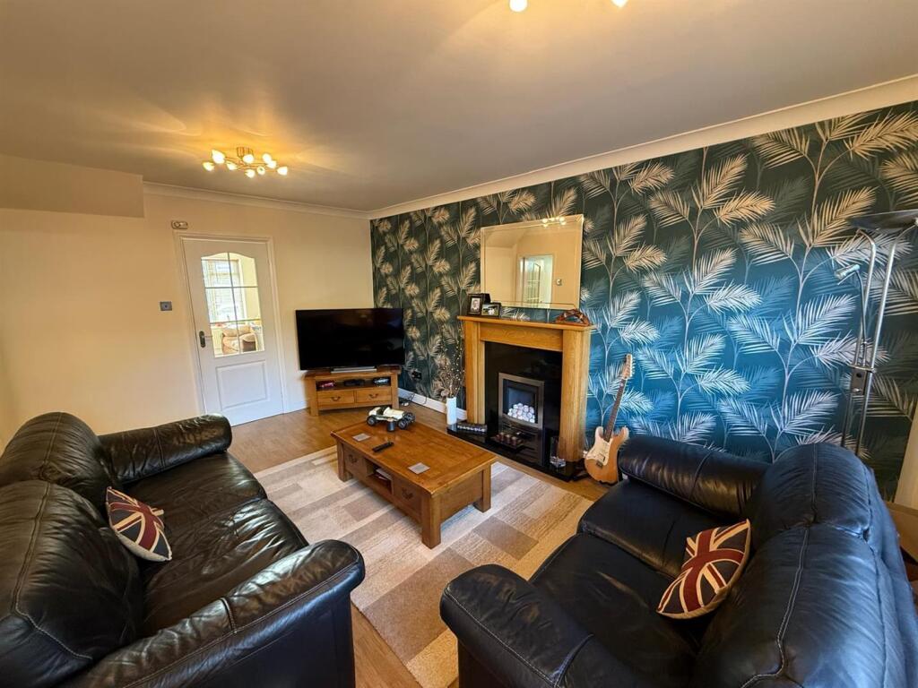 Additional property image - Kenswick Drive, Halesowen, B63 4QZ