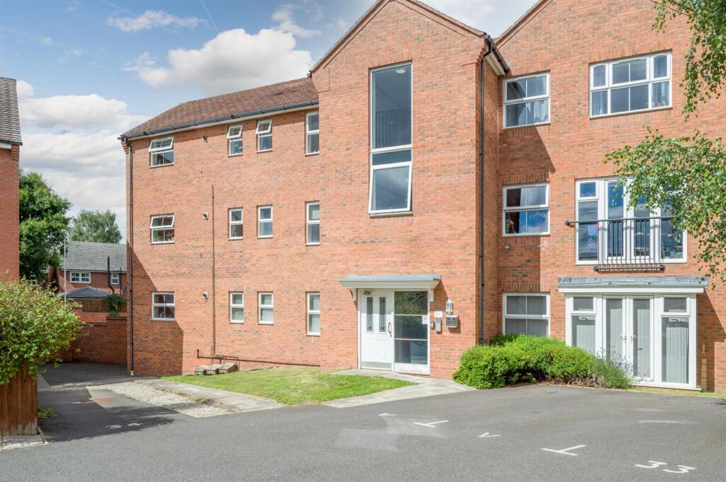 Main image of property: Smalman Close, Wordsley, DY8 5TF