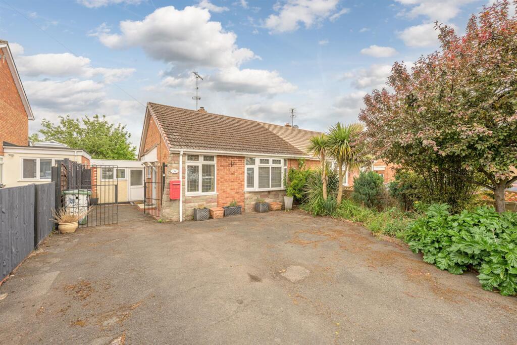 Main image of property: Barnett Lane, Stourbridge, DY8 5PX