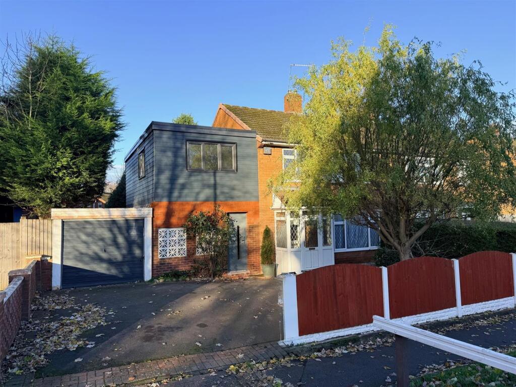 Main image of property: Bredon Avenue, Stourbridge, DY9 7NR