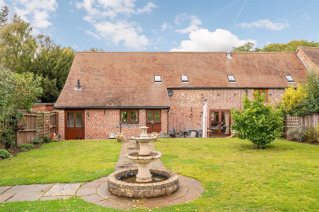 3 bedroom semidetached house for sale in Dunsley Manor Farm Barns