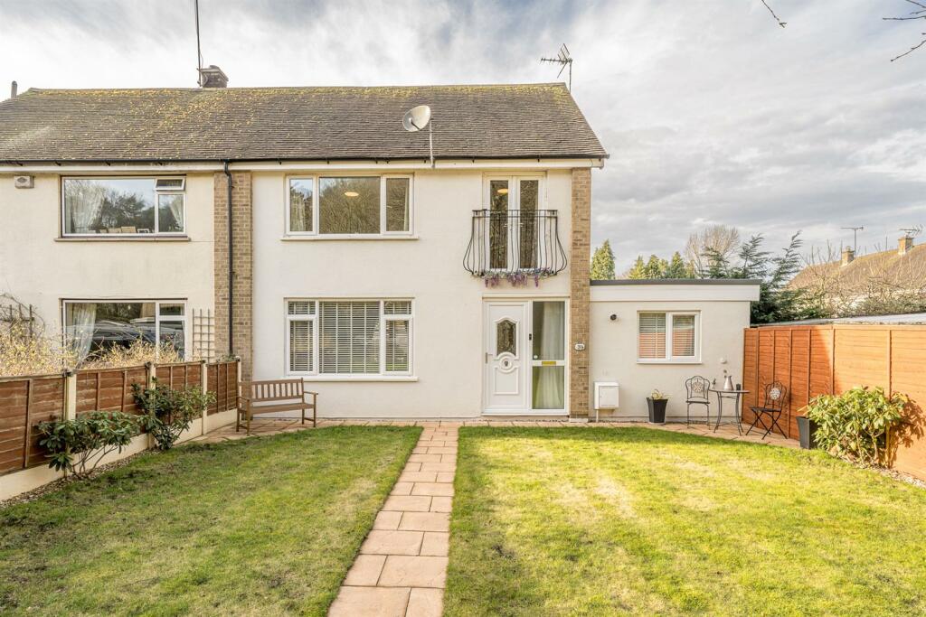 3 bedroom semidetached house for sale in The Crescent, Cookley, DY10