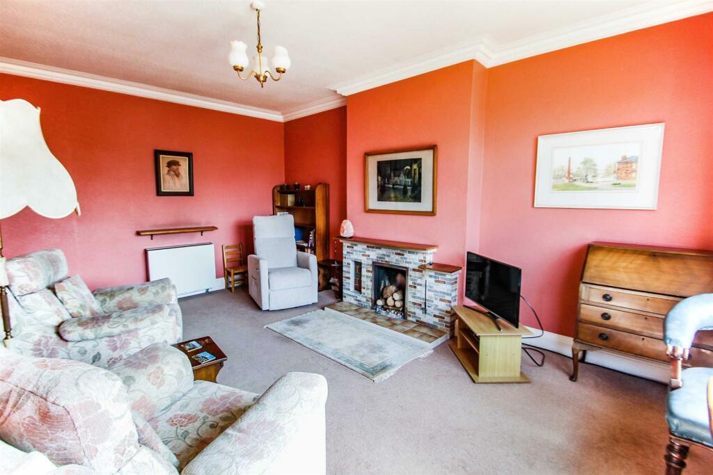 4 bedroom semidetached house for sale in Midland Road, Thrapston, NN14