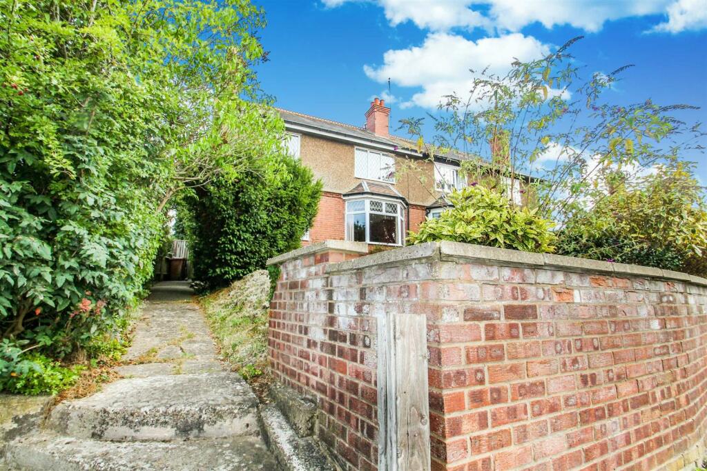 4 bedroom semidetached house for sale in Midland Road, Thrapston, NN14